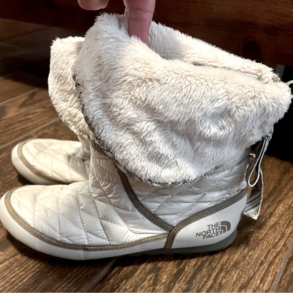 THE NORTH FACE Women’s THERMOBALL ROLL-DOWN BOOTIE White Snow boot 10